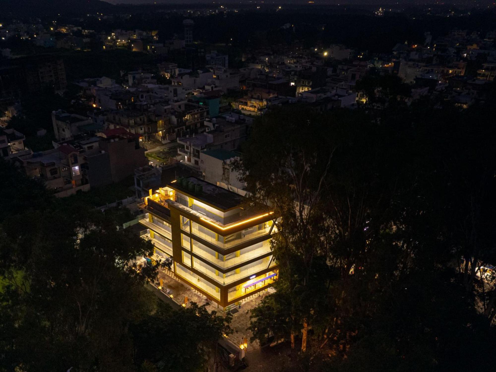The Hosteller Dehradun Zewnętrze zdjęcie