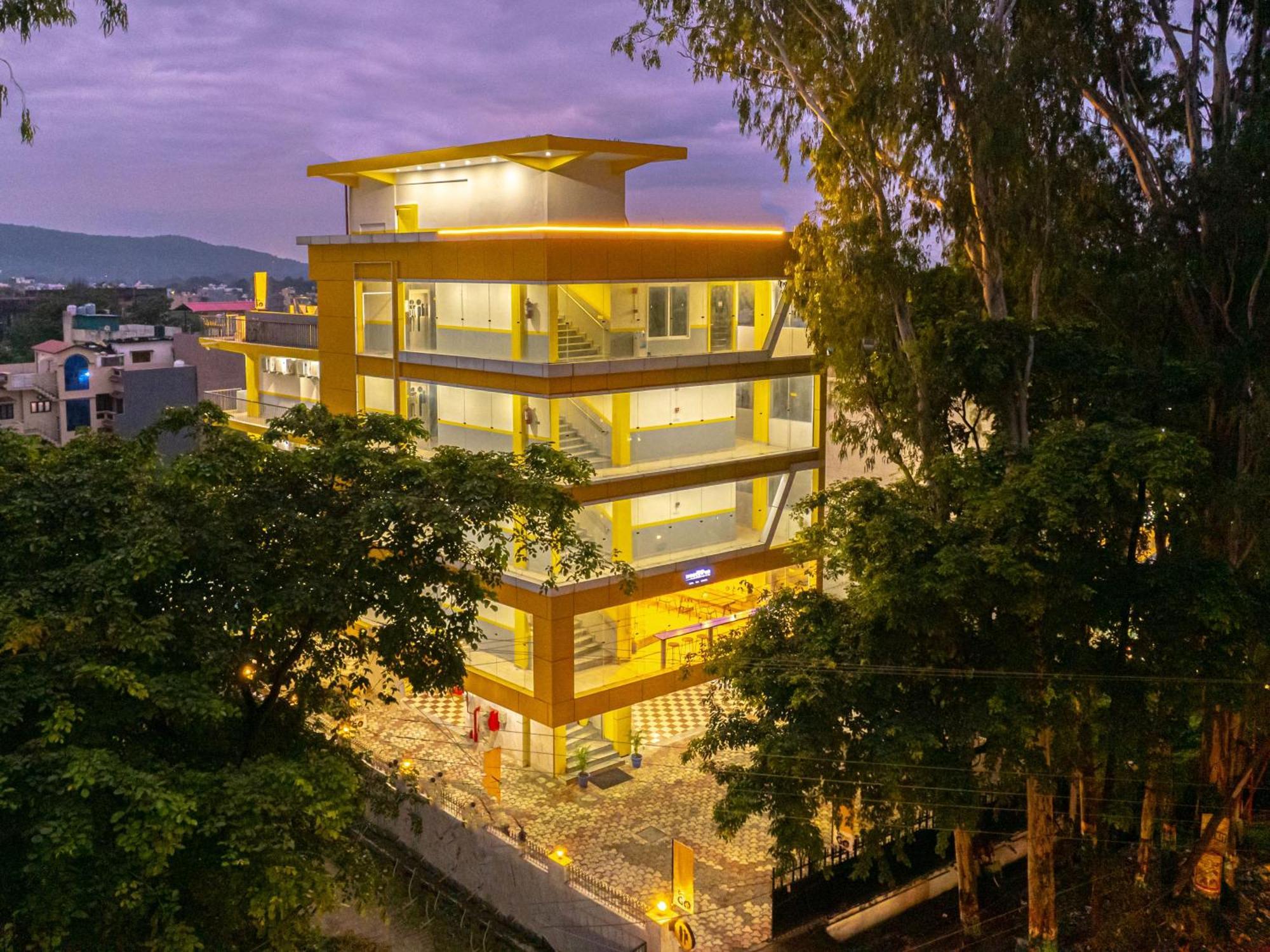 The Hosteller Dehradun Zewnętrze zdjęcie
