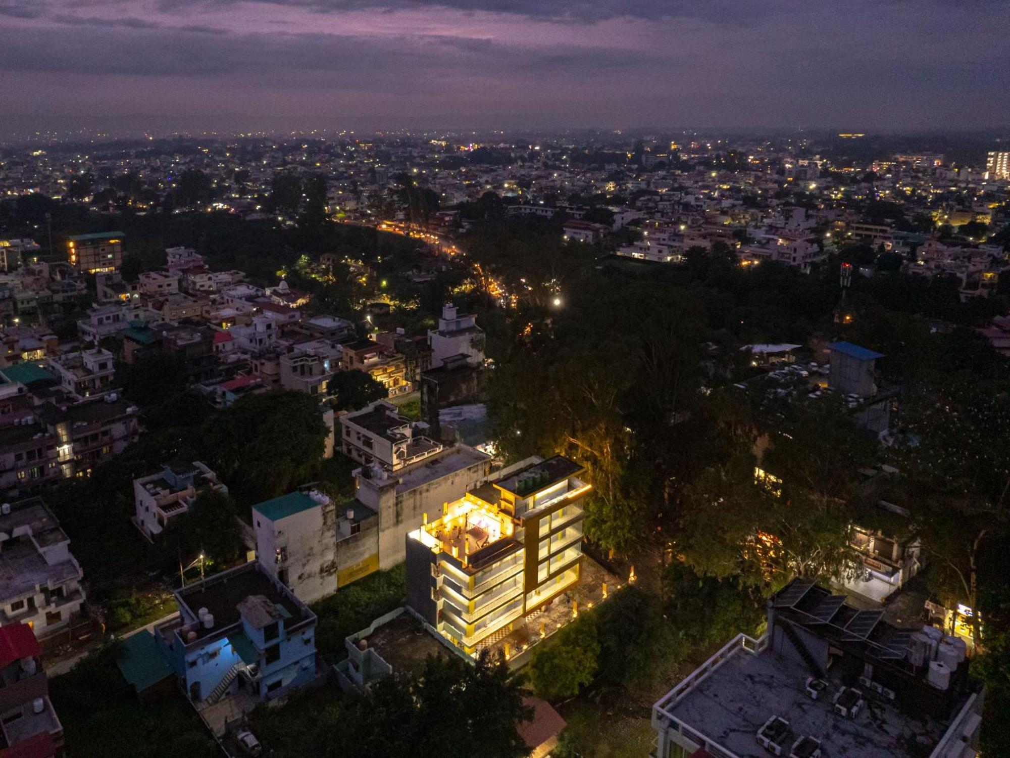 The Hosteller Dehradun Zewnętrze zdjęcie