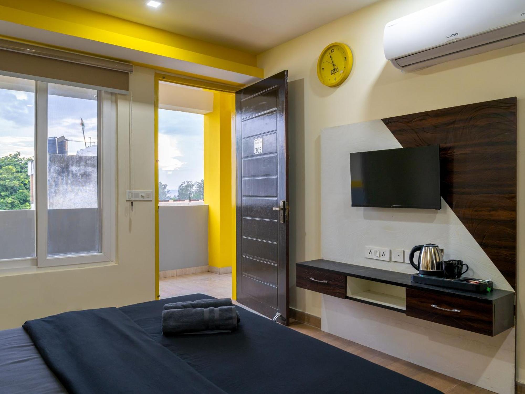 The Hosteller Dehradun Zewnętrze zdjęcie